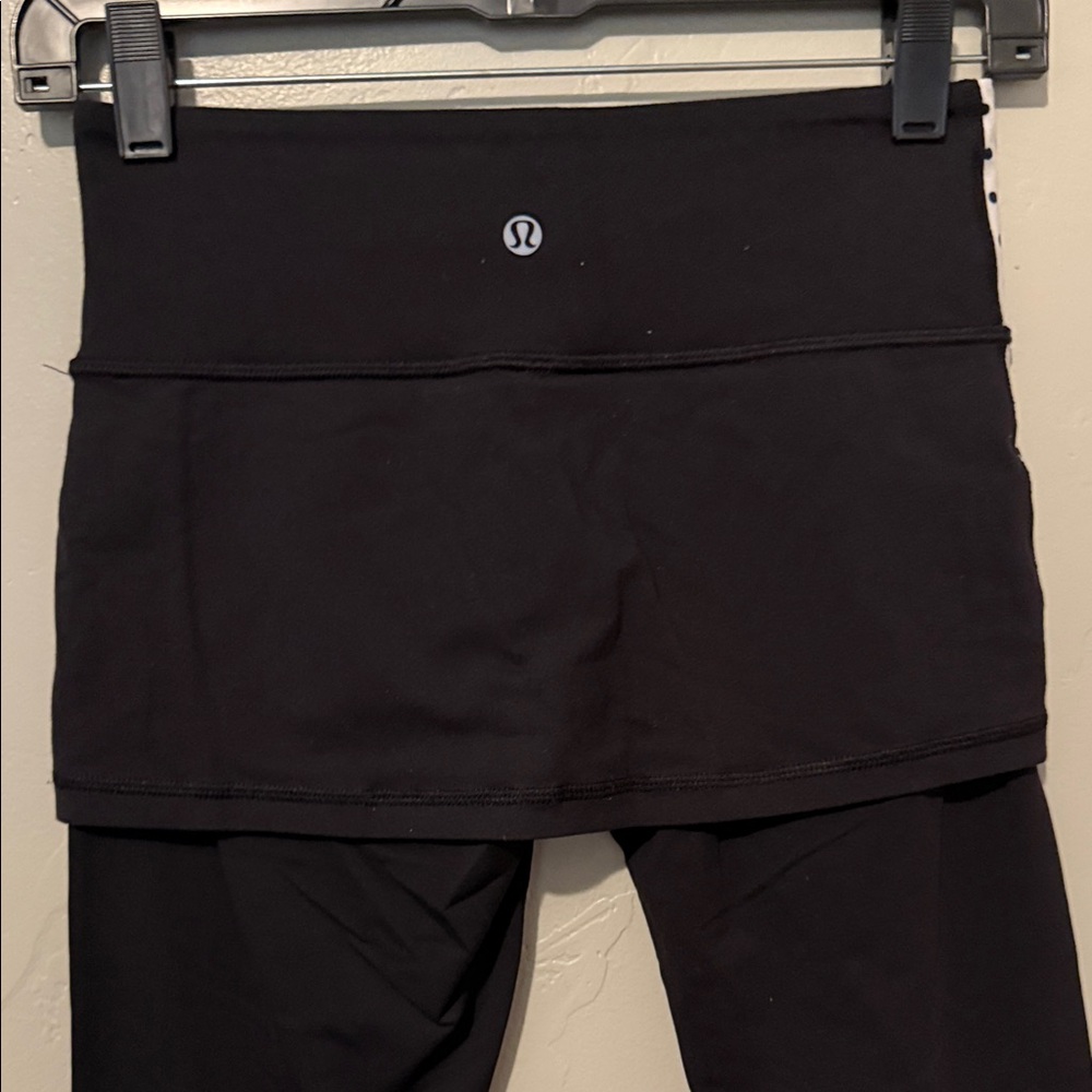 Lululemon Athletica Black and White Polka Dot Skirted Crop Leggings 4 - Picture 8 of 10